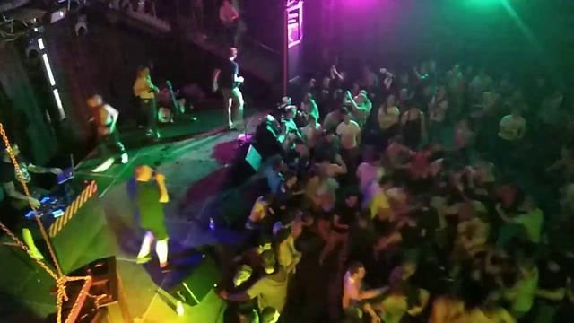 Буфет Мон Фрэр - Гол на 90 смотреть онлайн