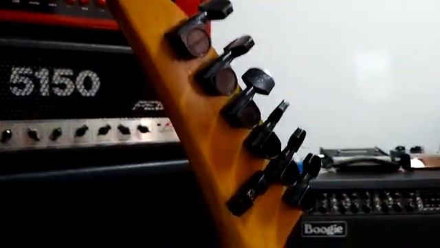 KRAMER 600ST made in USA GUITAR SPA +(57)3173935991 смотреть онлайн