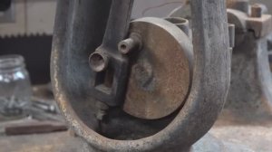 Старинная Вертикальная паровая машина - Часть 1 [Реставрация]