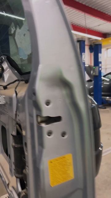 Не работает стеклоочиститель задней двери #MitsubishiPajero4. Ищем причину