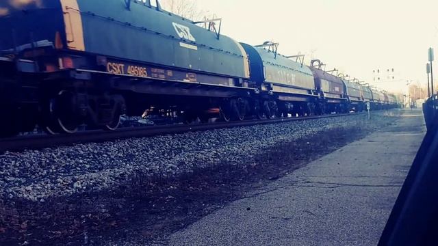 Substantial CSX Northbound mix manifest 3 locomotives up front two dpu смотреть онлайн