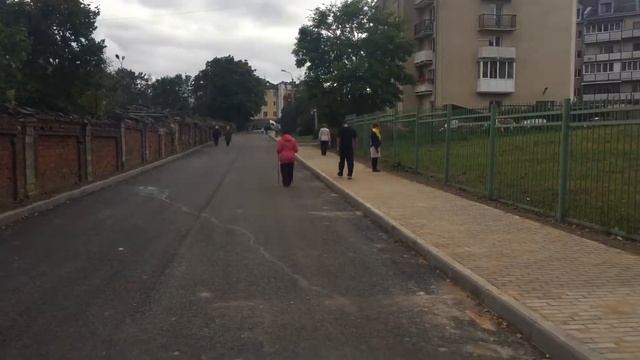 Гатчина, улица Нестерова... Улицу облагородили, заасфальтировали, плитку положили. 17.00.2016, 16:0 смотреть онлайн