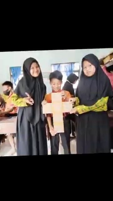 Membuat jaring - jaring kubus dan balok kelas 5 SDN 3 Rejosari. смотреть онлайн