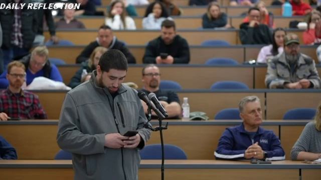 Muslim Student asks Tough Question Epic Response! Frank Turek Voddie Baucham смотреть онлайн