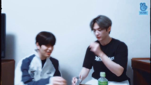 Skz 2min Au: