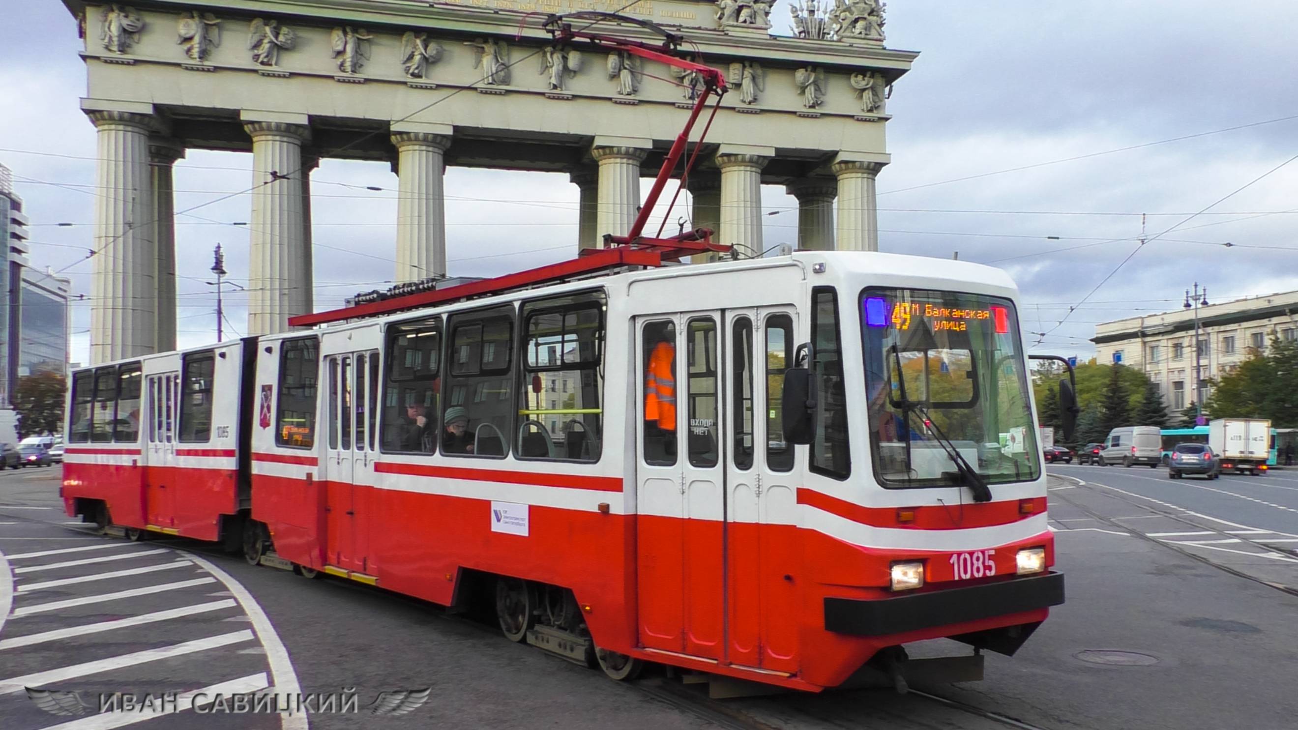 Трамваи ЛВС-86К на 9 маршруте Петербурга смотреть онлайн