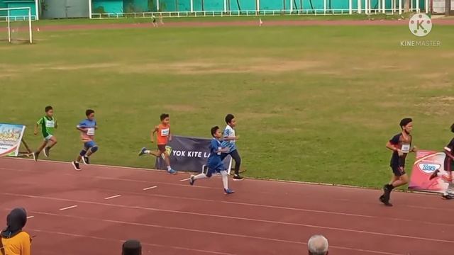 Invitasi Atletik Pelajar | Lari 800 m putra смотреть онлайн