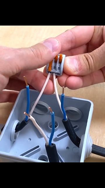 Соединение кабеля в распаечной коробке смотреть онлайн