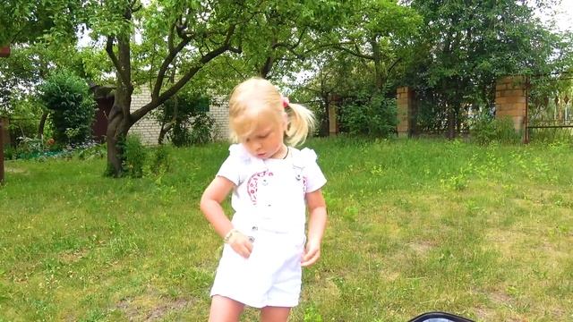 София нашла ЧЕМОДАН НЕРФОВ. Софунья Шалунья смотреть онлайн