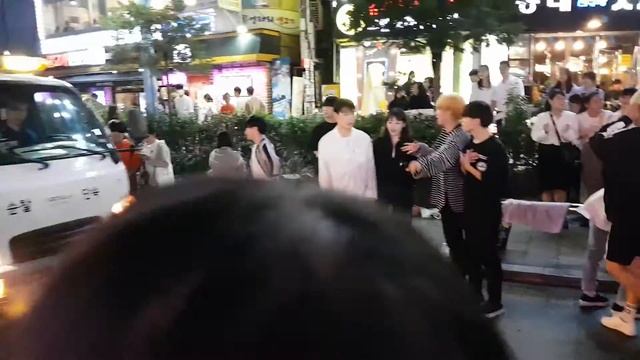 Корейские парни на Hongdae