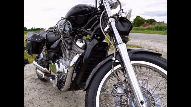 Suzuki Intruder VS 700