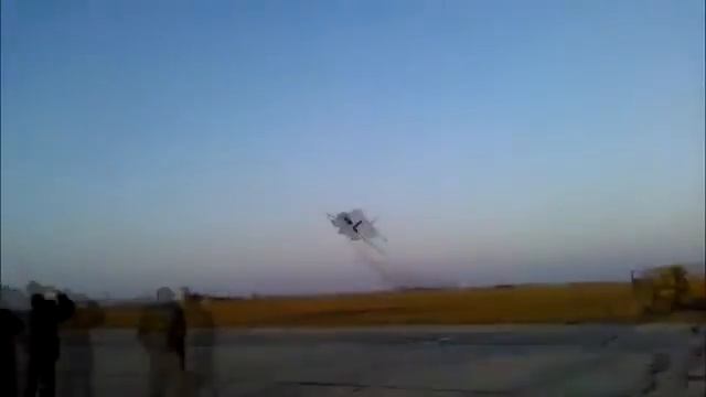 Су 24 на бреющем полёте Su 24 at low level flight смотреть онлайн