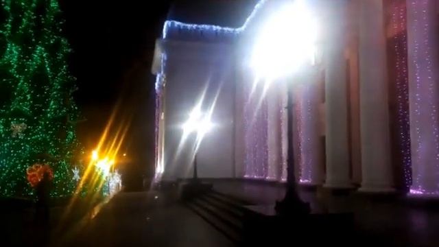Новогодняя елка в Одессе на Думской смотреть онлайн