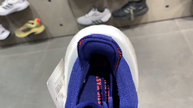 Adidas UltraBoost 2022 #4K смотреть онлайн