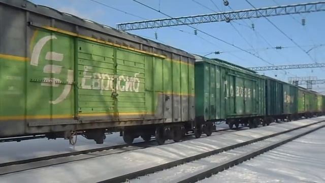 Электровоз ВЛ80С-1492 с грузовым поездом смотреть онлайн