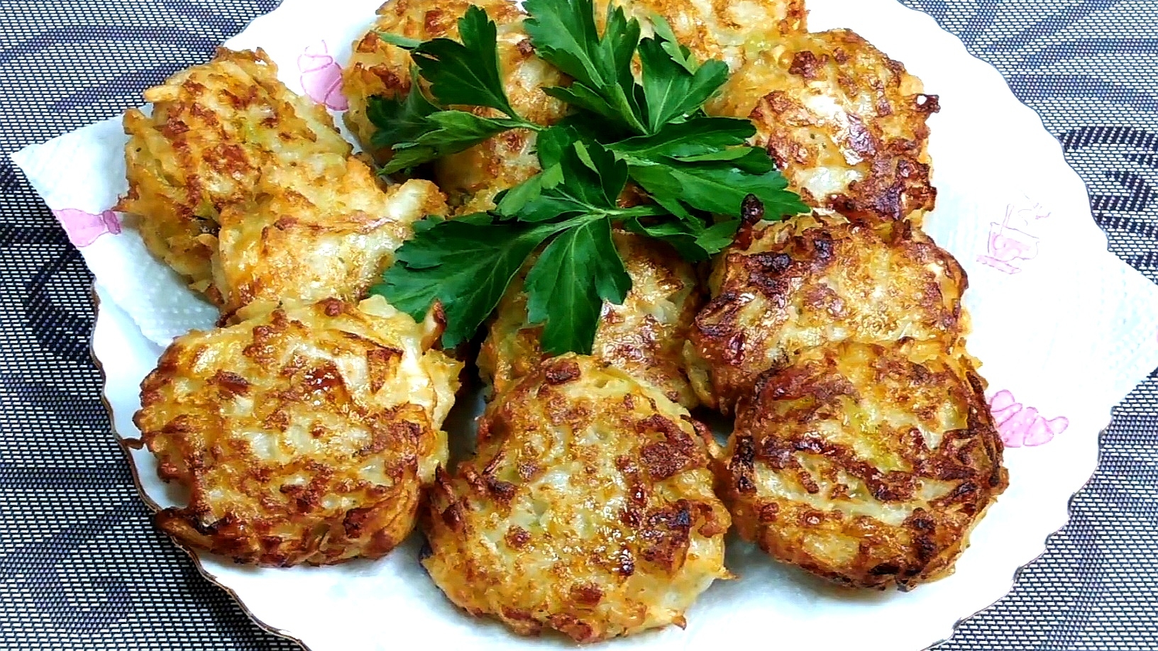 Беру капусту и готовлю самые вкусные котлеты без грамма мяса, нежные и вкусные! смотреть онлайн