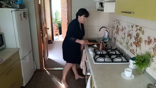 Утро начинается с любимого дела 🤪ДОБРЕЙШЕГО ☕ 😘❗ смотреть онлайн