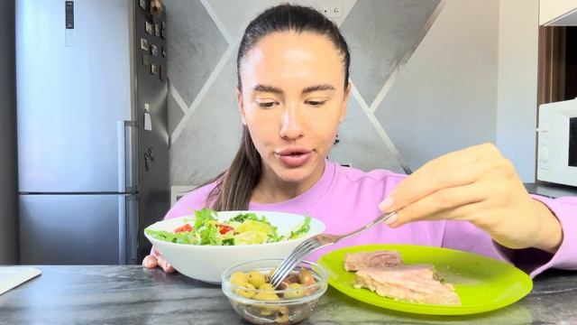 УЖО ОСЕННЯЯ ХАНДРА?🍂😫 || МУКБАНГ: стейк тунца на гриле, салат🥗🐠#мукбанг#неасмр смотреть онлайн