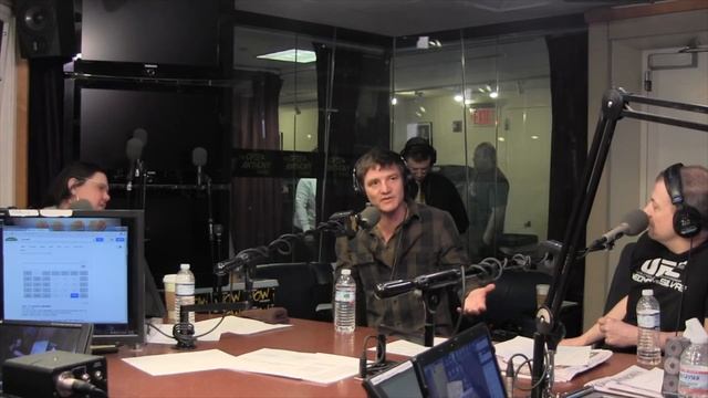 Pedro Pascal Interview [02-17-2014] смотреть онлайн