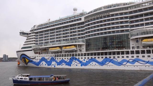 AIDAperla / Auslaufen Hamburg 23.04.2024 смотреть онлайн
