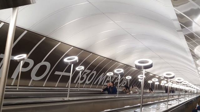 самый длинный эскалатор 130 м, Москва. longest escalator 130 m, Moscow смотреть онлайн