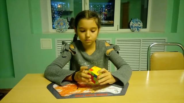Чернова Елена собирает кубик Рубика 3х3х3 смотреть онлайн