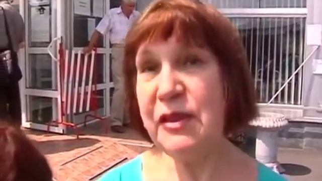 Пункты выдачи гуманитарной помощи Рината Ахметова в Макеевке возобновили работу смотреть онлайн