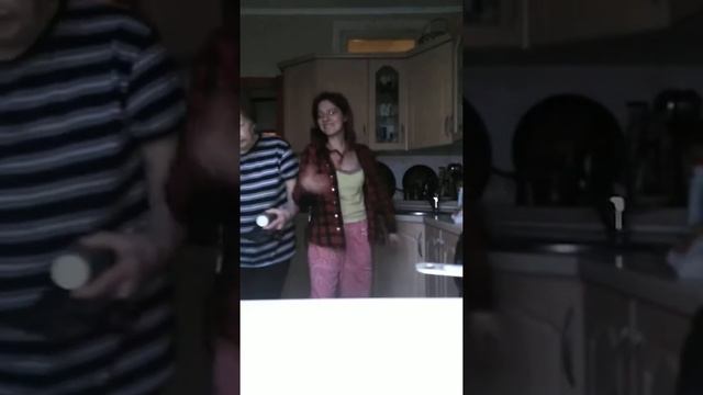 В Серпухове девушка и бабушка живут смотреть онлайн