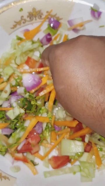 Healthy salad for weight loss #salad #healthy #weightloss #foryou #youtubeshorts #viralfood смотреть онлайн