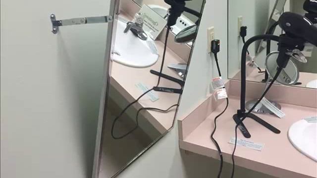 Tilted Mirror смотреть онлайн