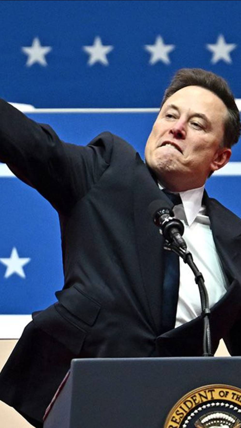 Маск зиганул? Салют беллами Илона Маска #авебеллами #маск смотреть онлайн