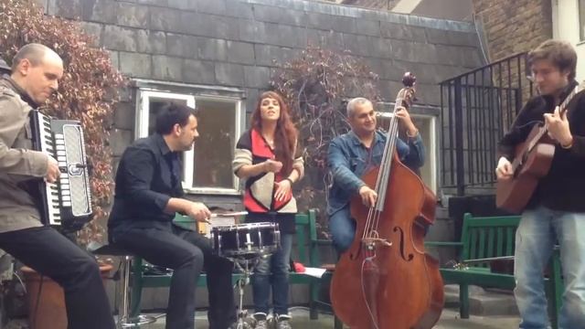 Zaz - Je Veux (live In South Kensington, London)