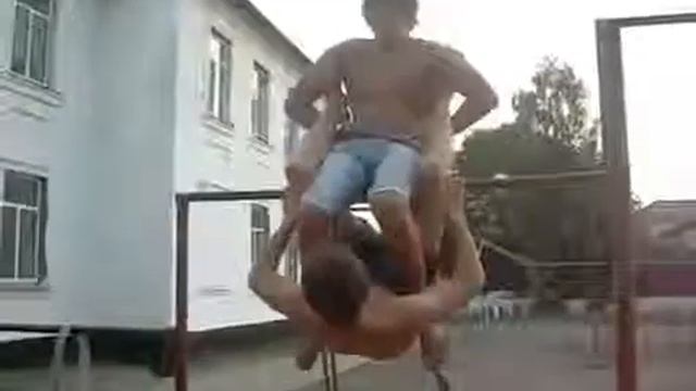 У ребят с логикой что-то не так ))) смотреть онлайн