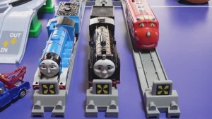 Железная дорога для детей!   Томас и его друзья ☆ ☆ Мы организовали 10 станций и поиграли с машинкам