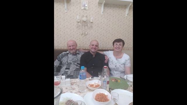 с этой девчонкой знакомая давно