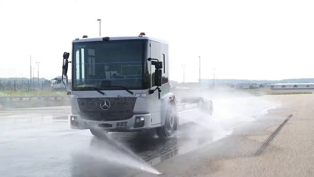 Mercedes-Benz eEconic - Film Clip смотреть онлайн