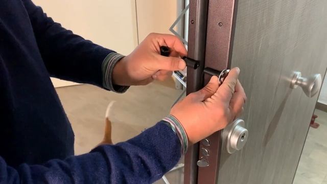 Recensione Spioncino digitale elettronico YALE DDV 500, Unboxing e montaggio su porta blindata смотреть онлайн
