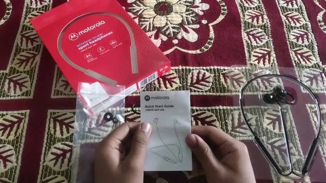 Motorola Verve Rap 250 Flexible neckband with Google Assistant enabled Bluetooth Headset , unboxing смотреть онлайн