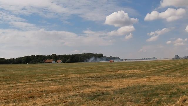 Mon voisin a faillit brûler ma maison! La Police et les pompiers débarquent смотреть онлайн