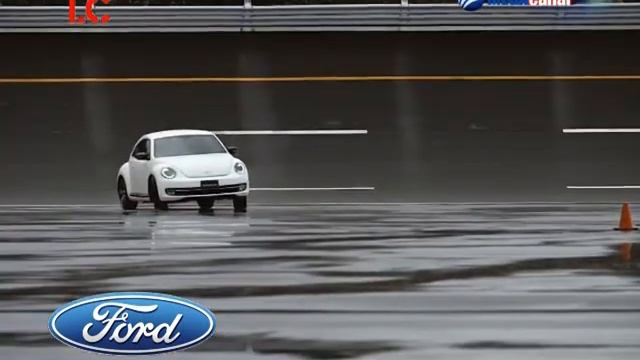 LA COCHERA (PEUGEOT // VOLKSWAGEN // NISSAN) B2 смотреть онлайн