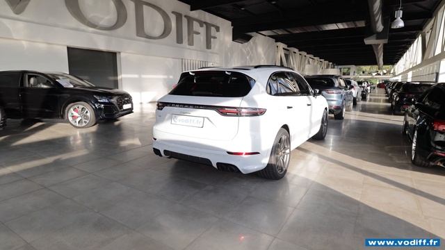 PORSCHE CAYENNE E-HYBRID 462 CV - VODIFF смотреть онлайн