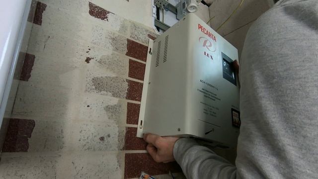 Установка стабилизатора напряжения на весь дом! смотреть онлайн