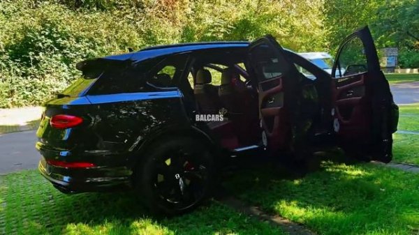 2025 New Bentley Bentayga - The Front Fascia Has Been Subtly Redesigned With A Matrix Grille.