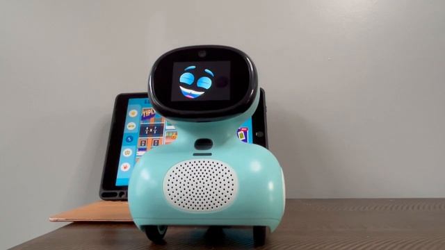 Miko Mini AI Powered Robot Toy (Review & Demo) смотреть онлайн