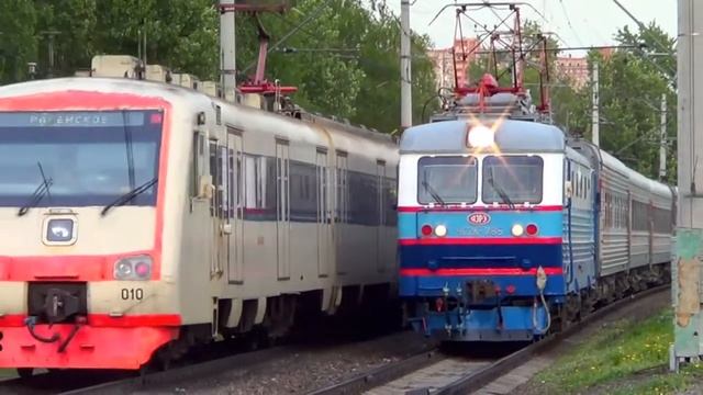 "Остановка на красный!" ЧС2К-785 с поездом №126 "Новороссийск – Москва" смотреть онлайн