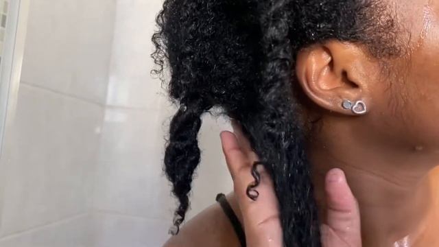 How to wash natural hair | wash day routine | type 4 hair | South African YouTuber смотреть онлайн