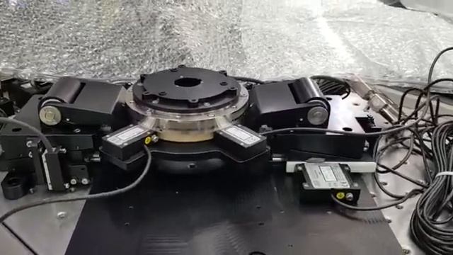 Precision Custom 3 Axis (Z – Theta – Tilt) stage By Nanomotion смотреть онлайн