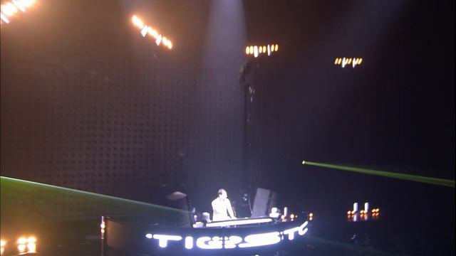 Nenes & Pascal Feliz - Platinum, 4K 60fps AI Enhanced (Tiesto live at Copenhagen 2007) смотреть онлайн