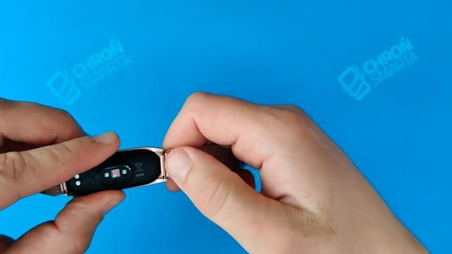 Jak prawidłowo umieścić smartbanda Xiaomi Mi Band 5 w opasce metalowej z zapięciem? смотреть онлайн