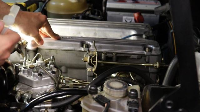Gasgestänge am Mercedes R107 280SL - 50 PS mehr für den Oldtimer смотреть онлайн